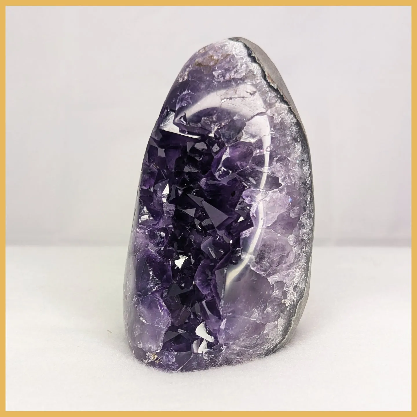AME275 Amethyst Stand-up, Polished Edge