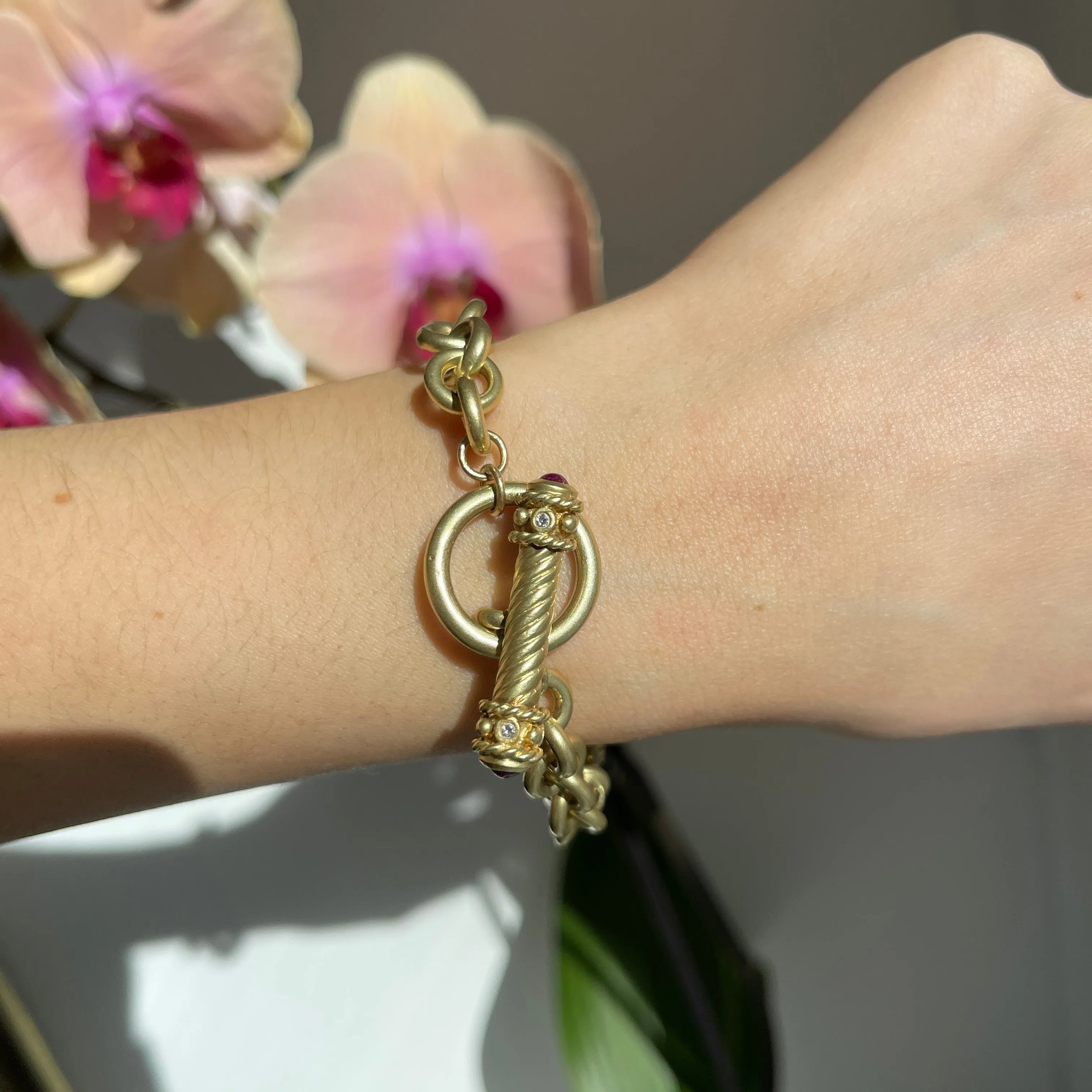 Estate 14KT Yellow Gold Byzantine Rolo Diamond   Ruby Toggle Bracelet