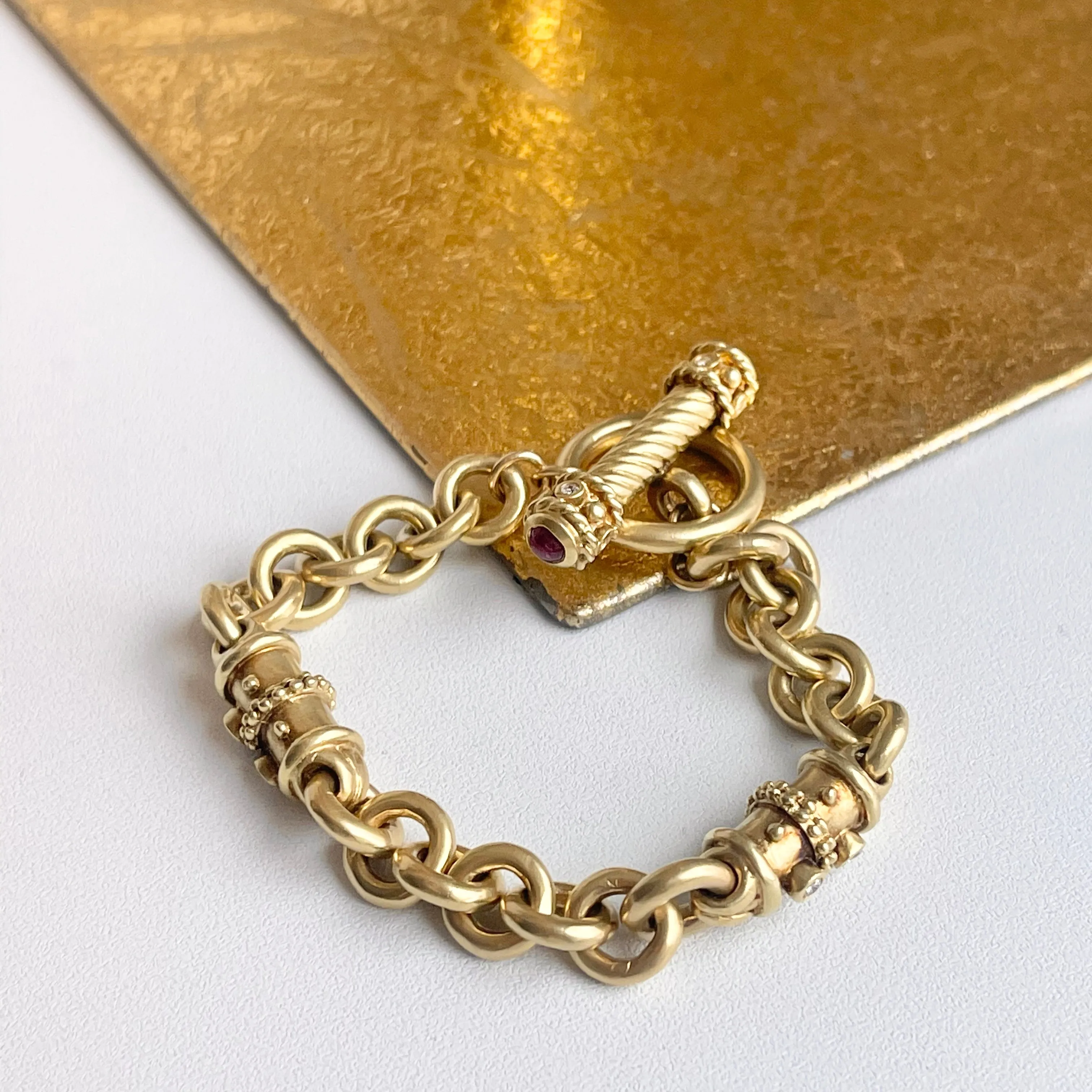Estate 14KT Yellow Gold Byzantine Rolo Diamond   Ruby Toggle Bracelet