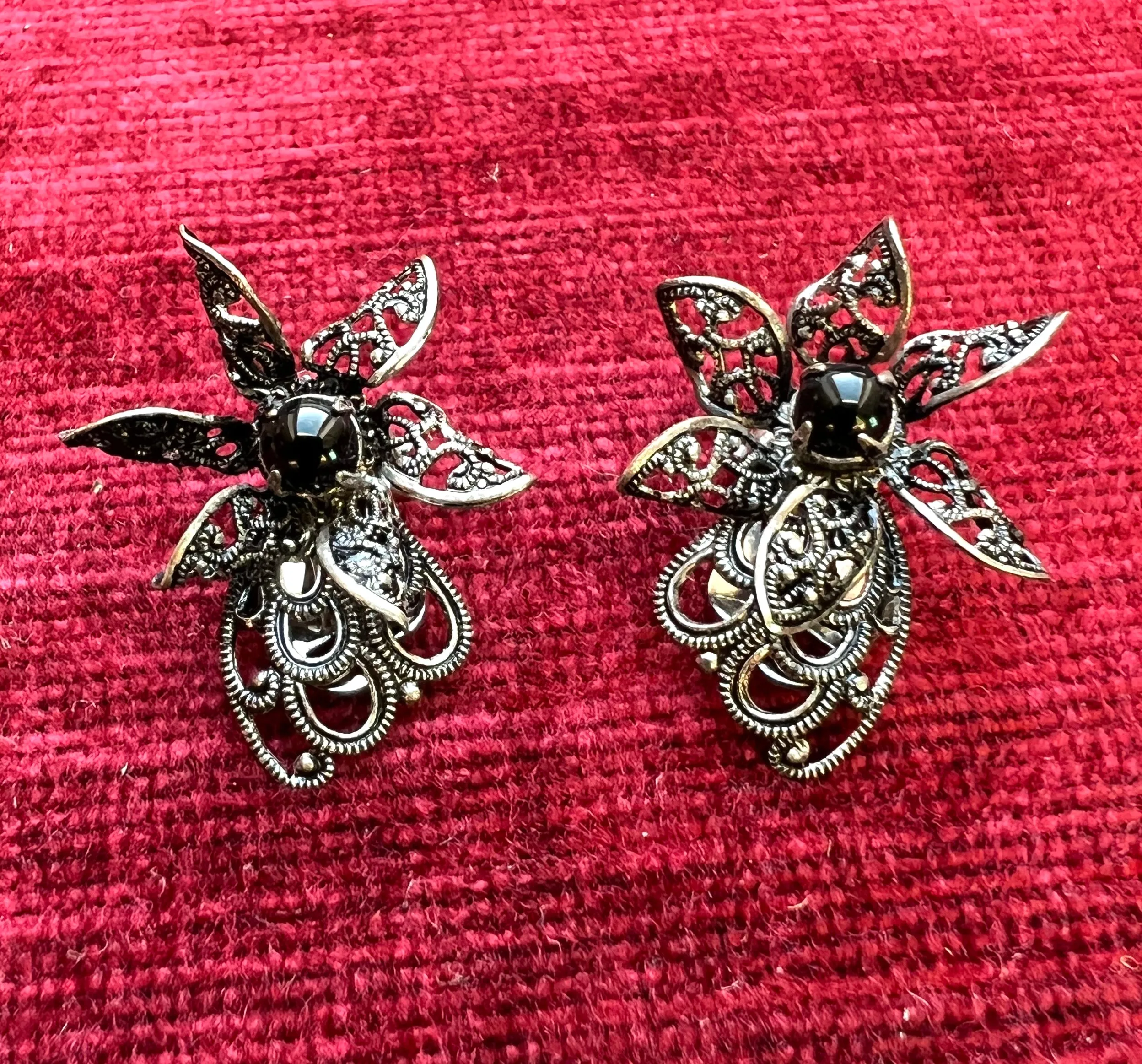 Filigree and Black Glass Vintage Clip On Earrings