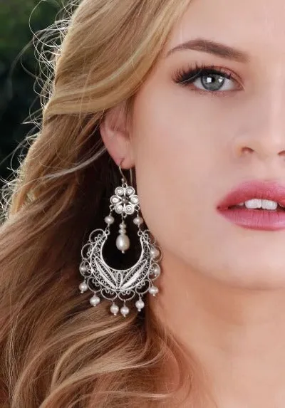 Frida chandelier earrings - ice blue pearl