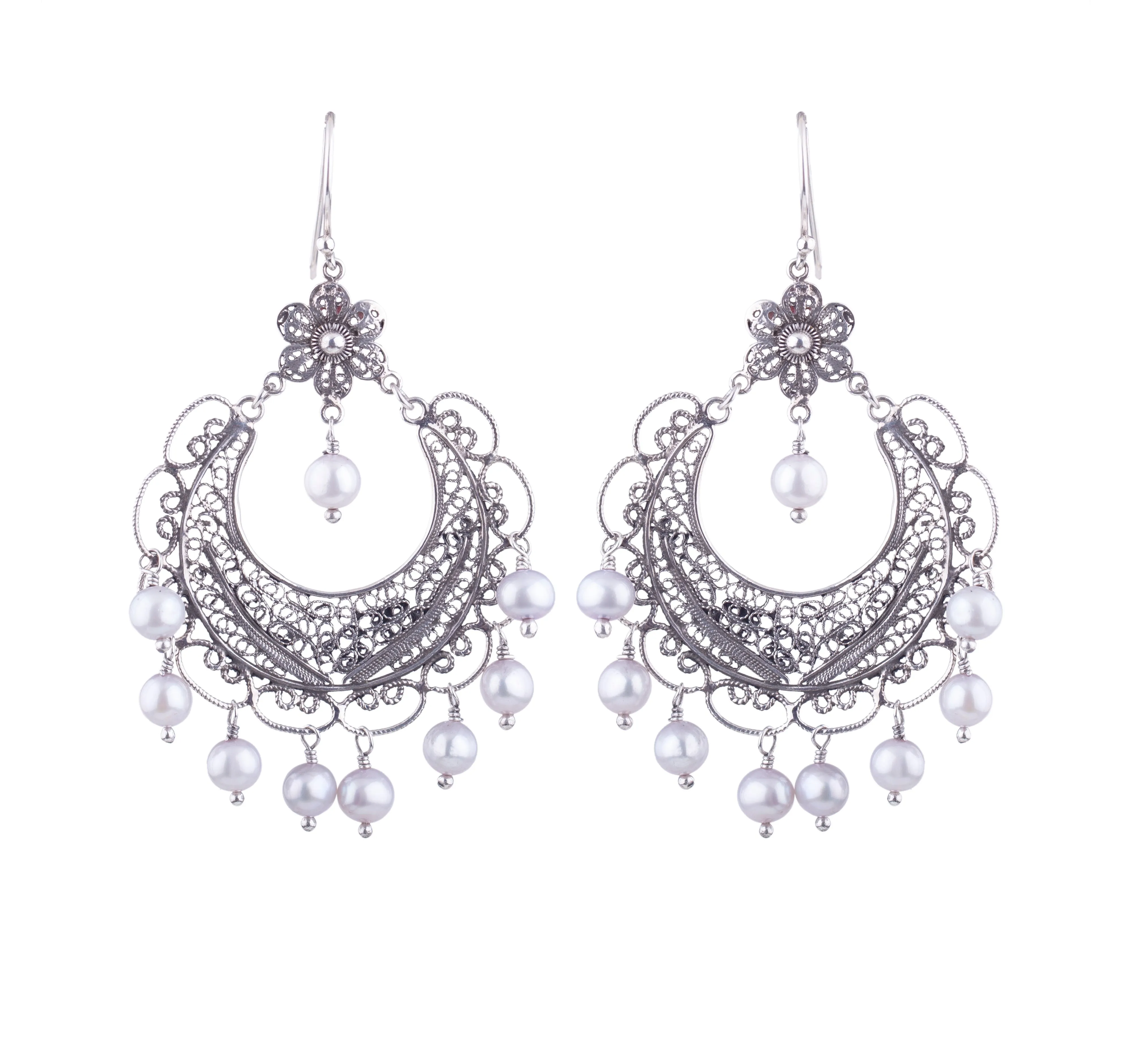 Frida chandelier earrings - Ice Blue pearls