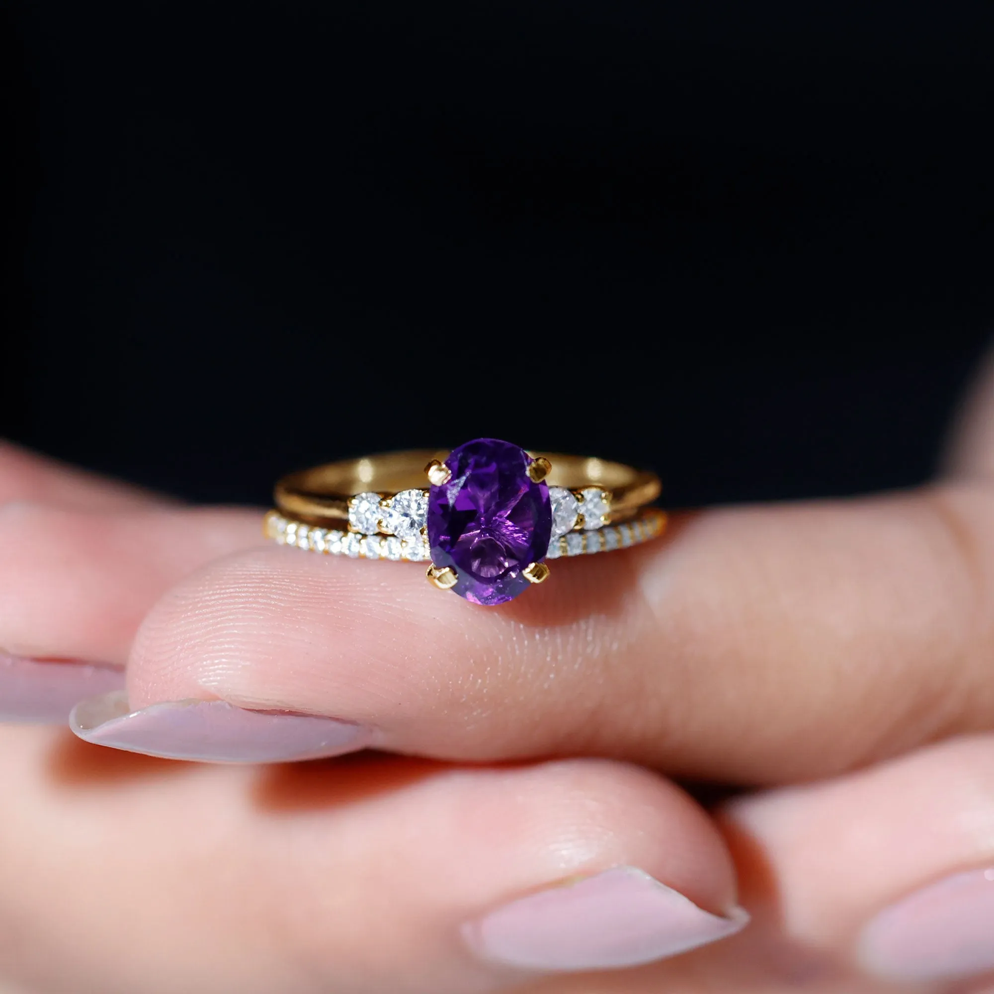 Oval Amethyst Solitaire Ring Set with Diamond