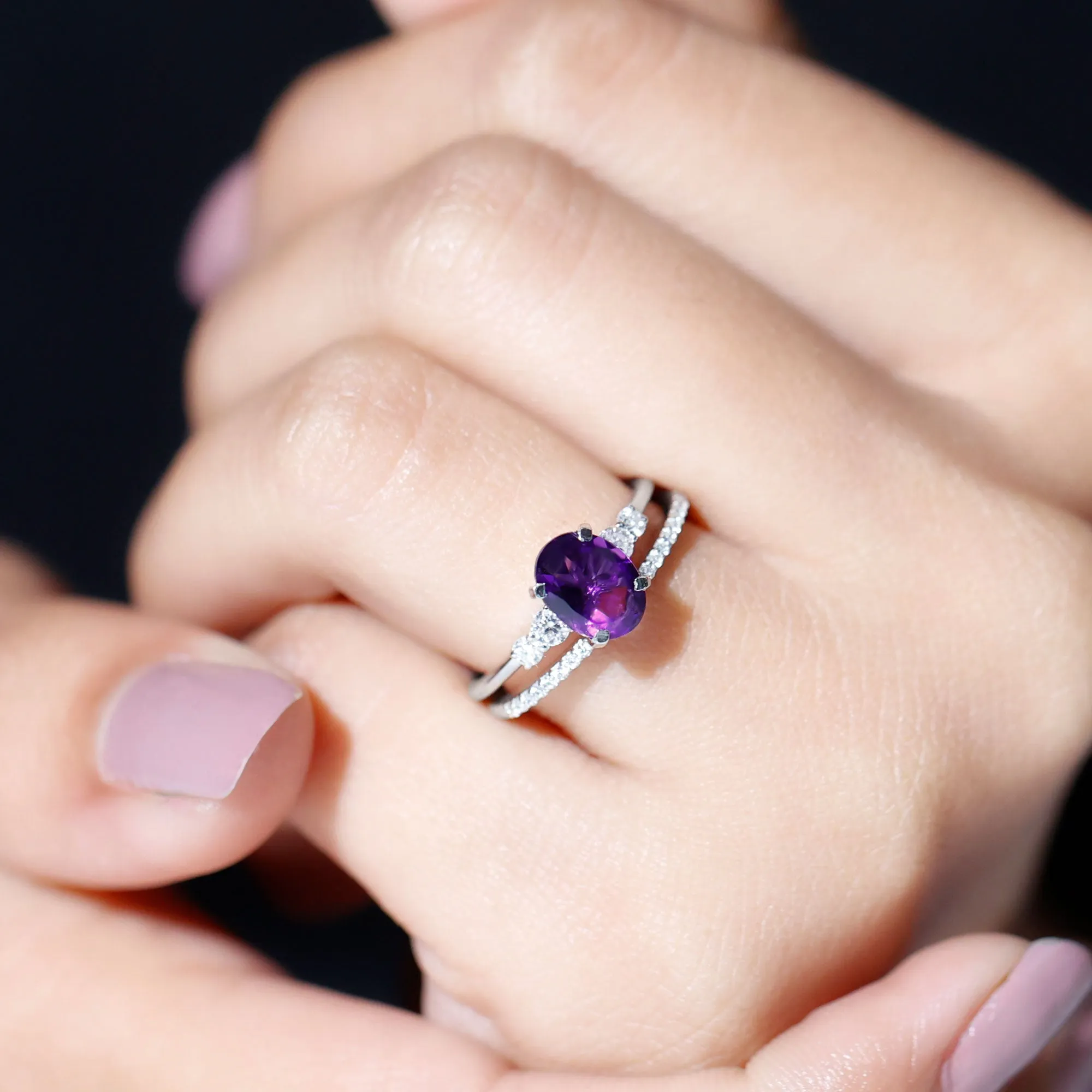 Oval Amethyst Solitaire Ring Set with Diamond