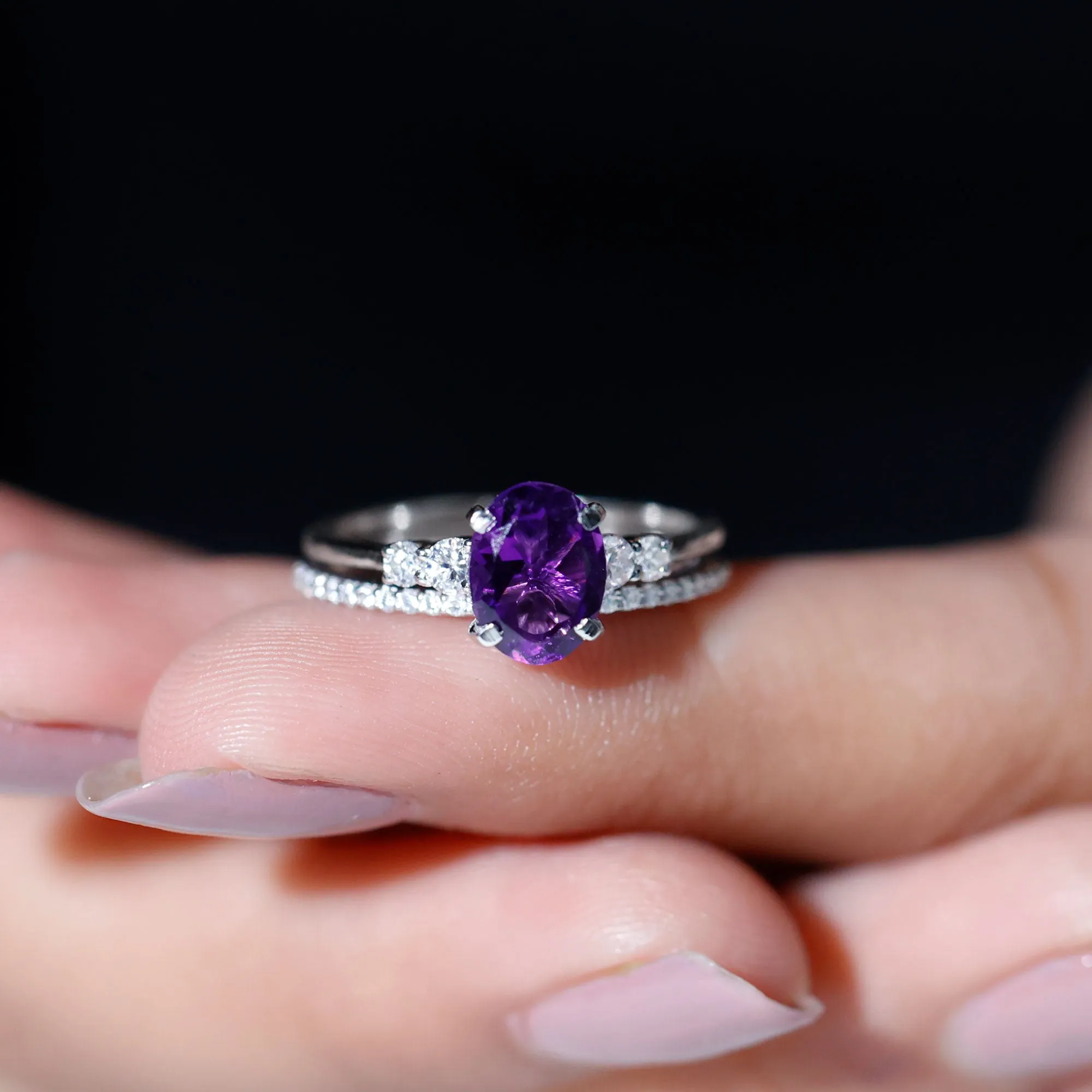 Oval Amethyst Solitaire Ring Set with Diamond