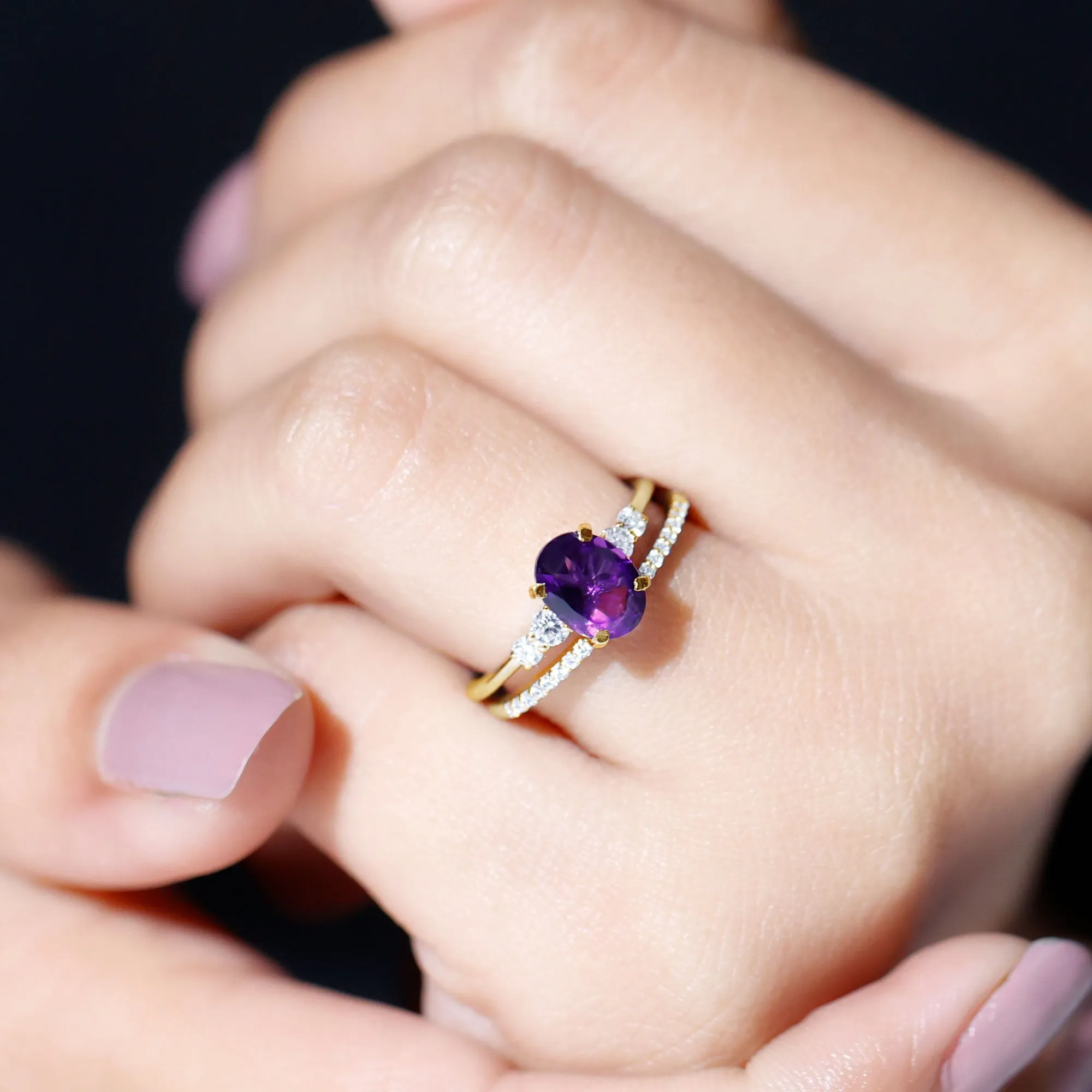 Oval Amethyst Solitaire Ring Set with Diamond