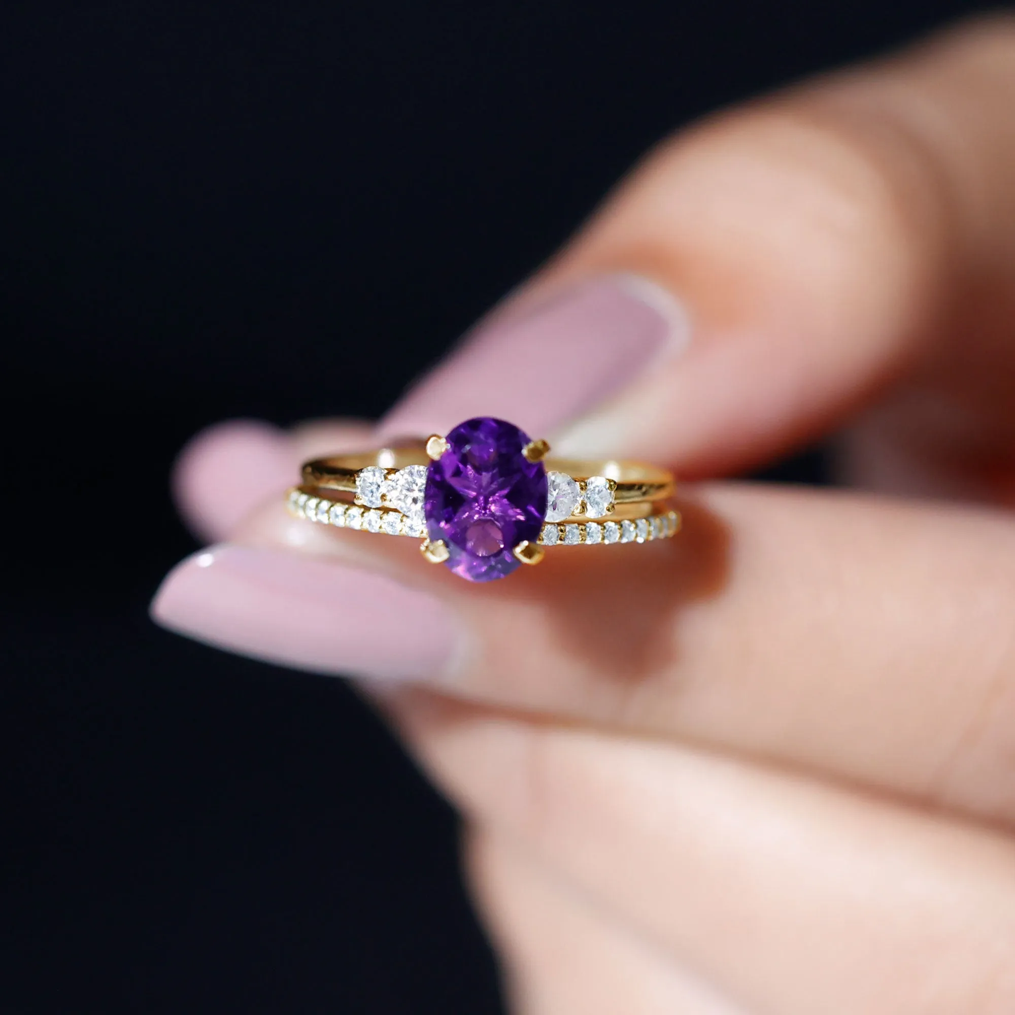 Oval Amethyst Solitaire Ring Set with Diamond