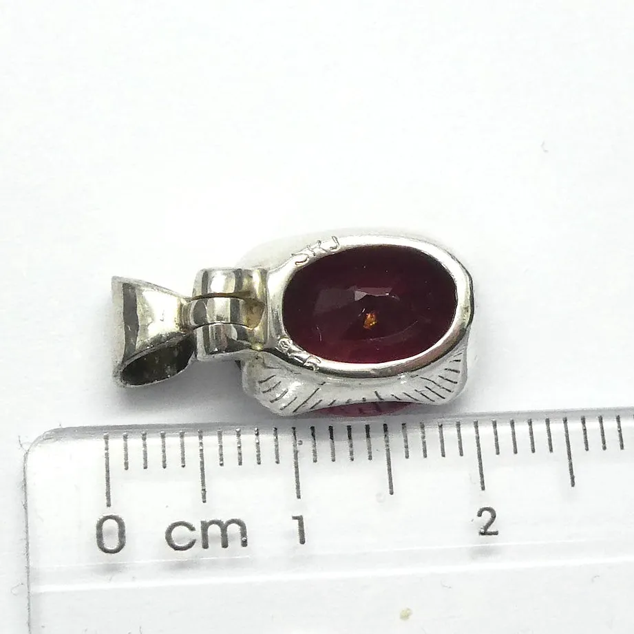 Ruby Pendant, Faceted Oval, 925 Sterling Silver, g1