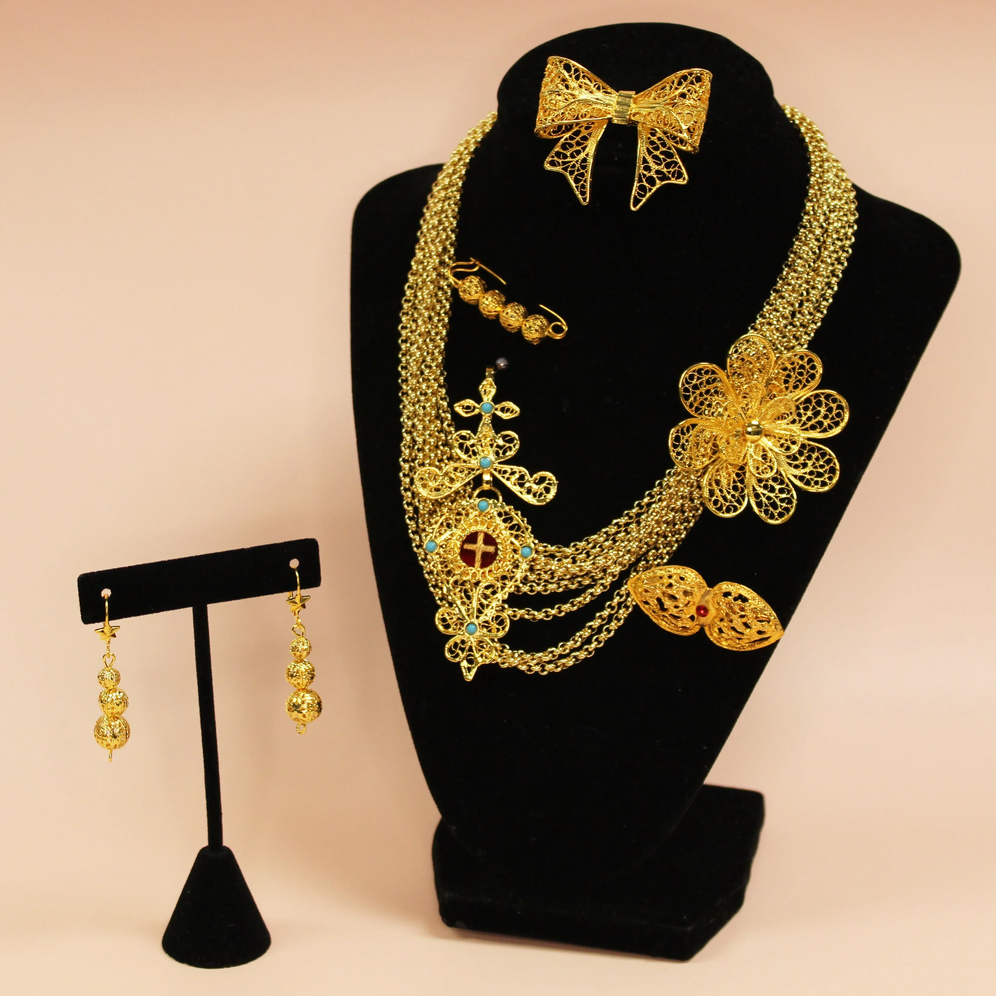 Traditional Portuguese Filigree Costume 4 Balls Pin